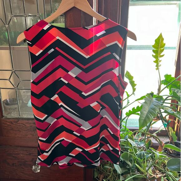 Kasper Fuchsia & Black Abstract Print Blouse Size M Pleated Scoop Neck Artsy - Picture 7 of 16